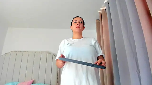 Snapshot of Hanna86 chatting on 03/15/26, 01:50 Hanna86 online show from 03/15/26, 01:50