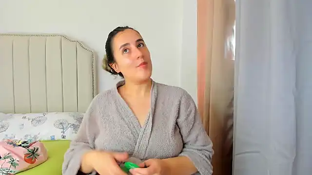 Snapshot of Hanna86 chatting on 03/28/26, 04:06 Hanna86 online show from 03/28/26, 04:06