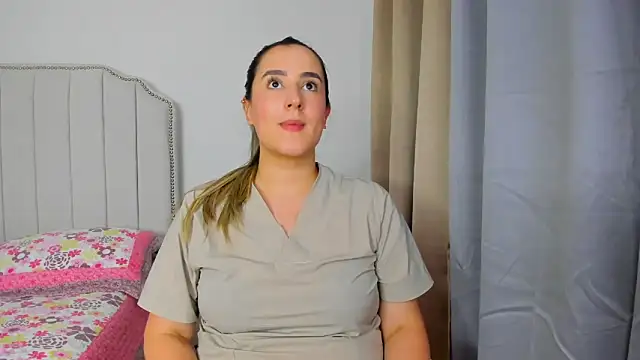 Snapshot of Hanna86 chatting on 04/08/26, 01:05 Hanna86 online show from 04/08/26, 01:05