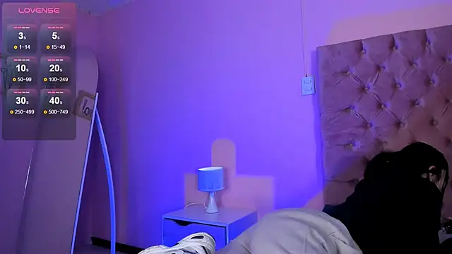 AmyOlimpo online show from 02/25/25, 03:52