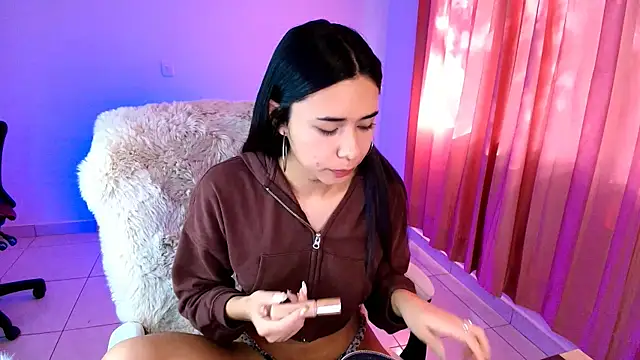 Snapshot of AmyOlimpo chatting on 12/19/25, 01:51 AmyOlimpo online show from 12/19/25, 01:51