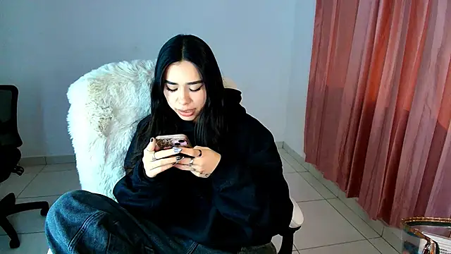 Snapshot of AmyOlimpo chatting on 01/13/26, 06:40 AmyOlimpo online show from 01/13/26, 06:40