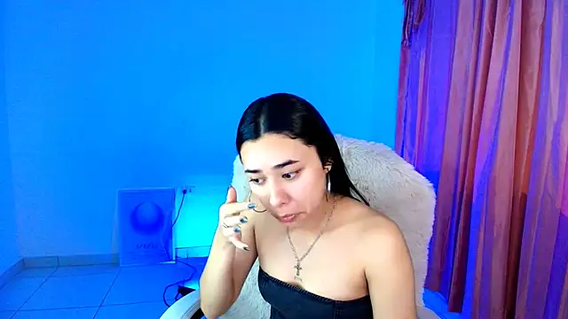 Snapshot of AmyOlimpo chatting on 01/17/26, 04:17 AmyOlimpo online show from 01/17/26, 04:17