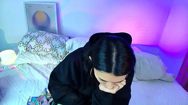 Snapshot of AmyOlimpo chatting on 04/04/26, 01:37 AmyOlimpo online show from 04/04/26, 01:37