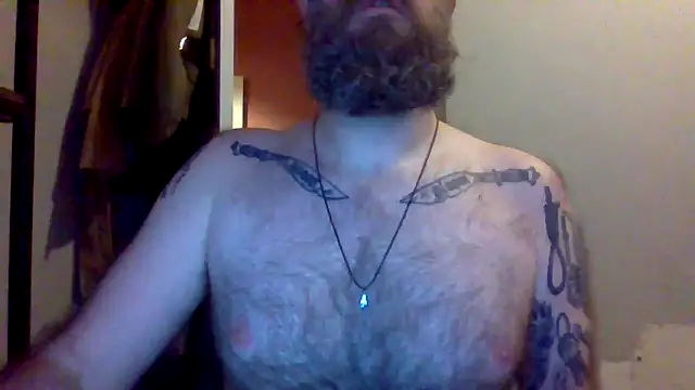 Snapshot of Thrillhouse chatting on 11/12/25, 09:14 Thrillhouse online show from 11/12/25, 09:14