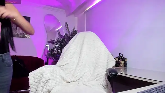 Snapshot of NebetColin chatting on 10/08/25, 07:11 NebetColin online show from 10/08/25, 07:11