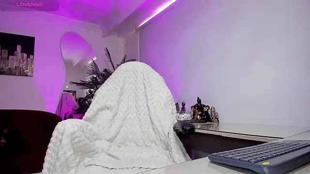 NebetColin online show from 10/30/25, 07:14