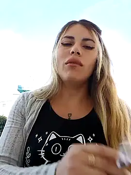 Snapshot of Misscata1106 chatting on 11/17/25, 06:46 Misscata1106 online show from 11/17/25, 06:46