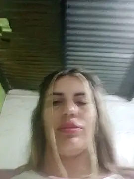 Snapshot of Misscata1106 chatting on 04/03/26, 10:24 Misscata1106 online show from 04/03/26, 10:24