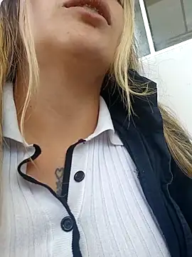 Snapshot of Misscata1106 chatting on 04/21/26, 06:55 Misscata1106 online show from 04/21/26, 06:55