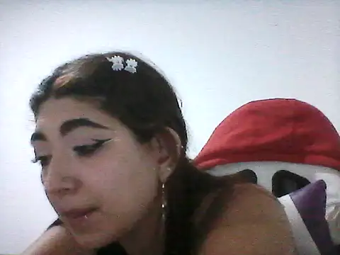 esteni online show from 09/13/25, 04:34