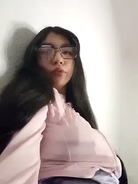 Snapshot of Umaru_uwu chatting on 11/16/25, 07:25 Umaru uwu online show from 11/16/25, 07:25