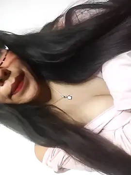 Snapshot of Umaru_uwu chatting on 11/17/25, 04:29 Umaru uwu online show from 11/17/25, 04:29