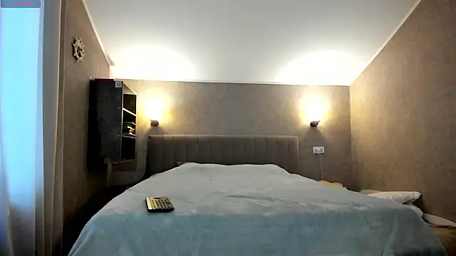 Snapshot of Your_Wet_Desire chatting on 03/18/26, 09:01 Your Wet Desire online show from 03/18/26, 09:01