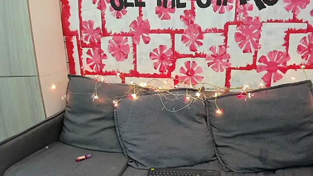 Mhelanny2 online show from 02/08/25, 06:12