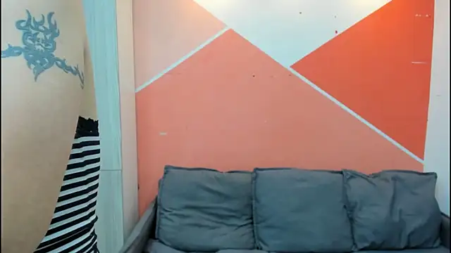 Mhelanny2 online show from 10/17/25, 05:59