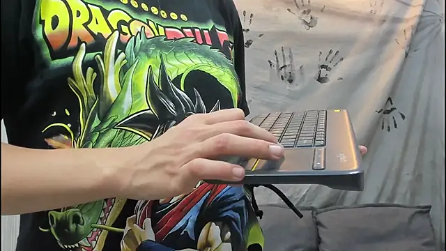 Mhelanny2 online show from 10/27/25, 06:34