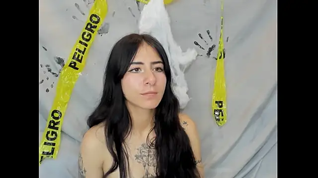 Mhelanny2 online show from 10/31/25, 06:09