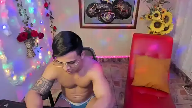 TheMuscularVenezuelanMan online show from 03/04/25, 08:27