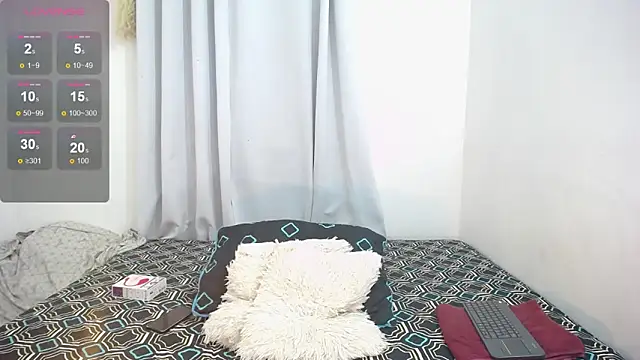 Snapshot of MIA_luxce29 chatting on 11/27/25, 02:24 MIA luxce29 online show from 11/27/25, 02:24