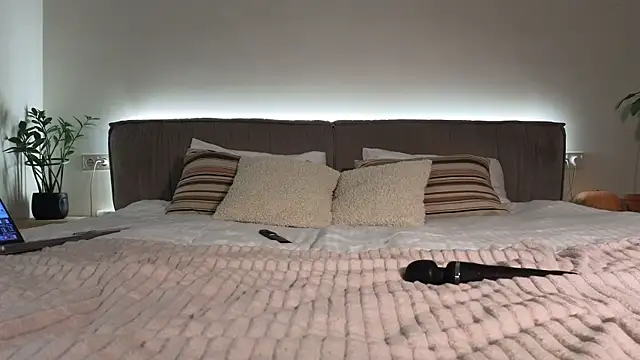 Snapshot of PassionAnn chatting on 10/23/25, 07:01 PassionAnn online show from 10/23/25, 07:01