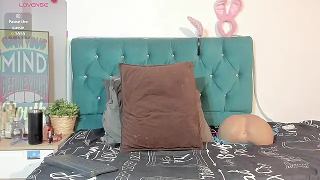 StefanyMiler online show from 05/11/26, 07:00