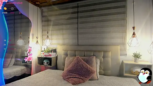 Snapshot of cristal__hot_1 chatting on 04/05/26, 05:37 cristal hot 1 online show from 04/05/26, 05:37