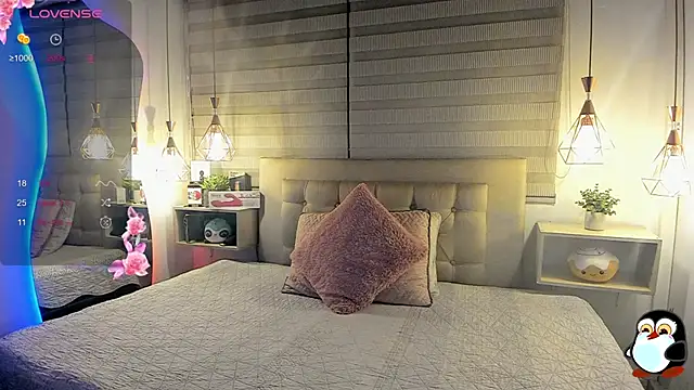 Snapshot of cristal__hot_1 chatting on 04/11/26, 05:23 cristal hot 1 online show from 04/11/26, 05:23