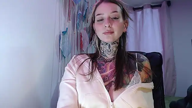 Snapshot of agatha_ink3 chatting on 01/17/25, 10:12 agatha ink3 online show from 01/17/25, 10:12