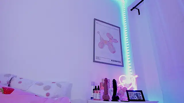 Snapshot of _viioletweekend_ chatting on 03/06/25, 10:15 viioletweekend online show from 03/06/25, 10:15