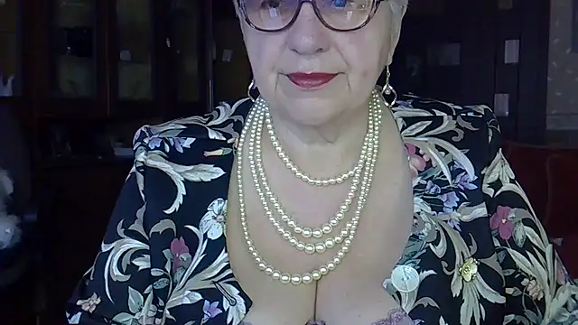 Snapshot of SweetCherry27 chatting on 03/21/25, 05:11 SweetCherry27 online show from 03/21/25, 05:11