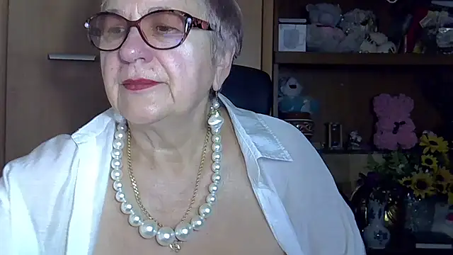 Snapshot of SweetCherry27 chatting on 11/28/25, 05:32 SweetCherry27 online show from 11/28/25, 05:32