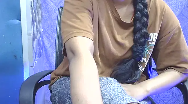 Snapshot of Supriya201 chatting on 12/02/24, 01:35 Supriya201 online show from 12/02/24, 01:35