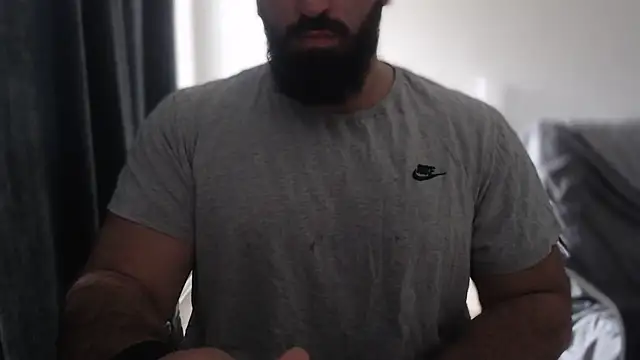 hugemachohandsome online show from 10/08/25, 08:34