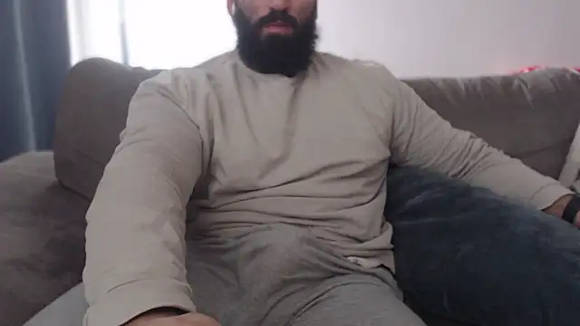 hugemachohandsome online show from 12/21/25, 10:44