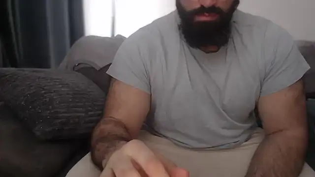 hugemachohandsome online show from 02/05/26, 09:14