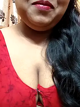 Snapshot of Sophiaboudi chatting on 01/18/25, 05:37 Sophiaboudi online show from 01/18/25, 05:37