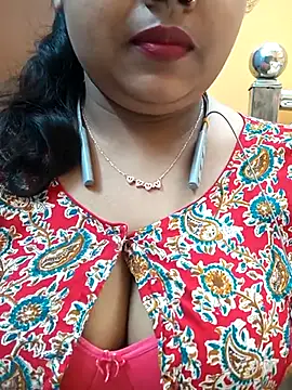 Snapshot of Sophiaboudi chatting on 03/05/25, 05:39 Sophiaboudi online show from 03/05/25, 05:39