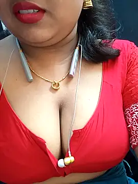 Snapshot of Sophiaboudi chatting on 10/16/25, 05:58 Sophiaboudi online show from 10/16/25, 05:58