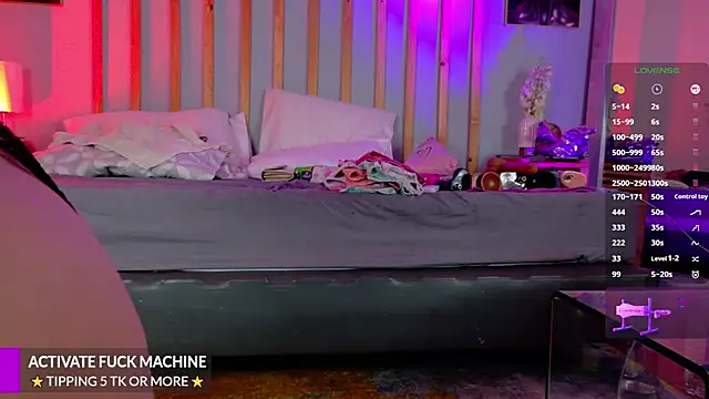 Snapshot of Miss_Pawi chatting on 09/25/25, 10:02 Miss Pawi online show from 09/25/25, 10:02