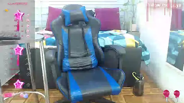 Snapshot of evelin_zaens chatting on 02/24/25, 06:49 evelin zaens online show from 02/24/25, 06:49