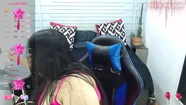 Snapshot of evelin_zaens chatting on 03/06/25, 04:30 evelin zaens online show from 03/06/25, 04:30