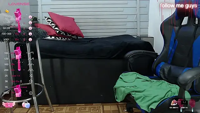 Snapshot of evelin_zaens chatting on 03/13/25, 10:26 evelin zaens online show from 03/13/25, 10:26