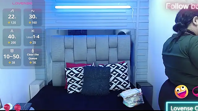 Snapshot of evelin_zaens chatting on 09/10/25, 03:17 evelin zaens online show from 09/10/25, 03:17