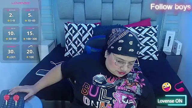 Snapshot of evelin_zaens chatting on 09/15/25, 05:40 evelin zaens online show from 09/15/25, 05:40