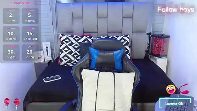 Snapshot of evelin_zaens chatting on 10/18/25, 04:15 evelin zaens online show from 10/18/25, 04:15