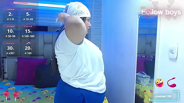 Snapshot of evelin_zaens chatting on 10/26/25, 04:29 evelin zaens online show from 10/26/25, 04:29