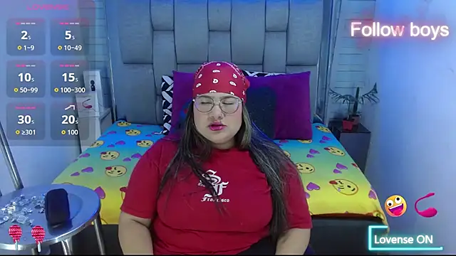 Snapshot of evelin_zaens chatting on 10/29/25, 05:42 evelin zaens online show from 10/29/25, 05:42