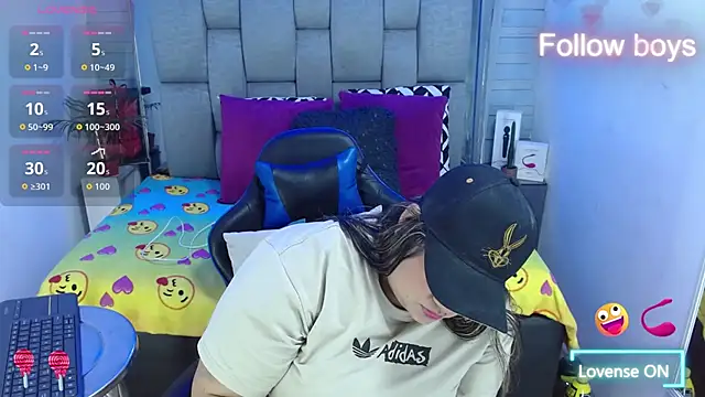 Snapshot of evelin_zaens chatting on 11/02/25, 01:13 evelin zaens online show from 11/02/25, 01:13