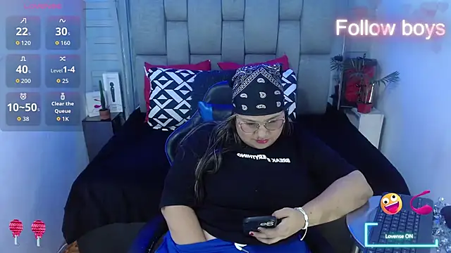 Snapshot of evelin_zaens chatting on 11/05/25, 04:34 evelin zaens online show from 11/05/25, 04:34